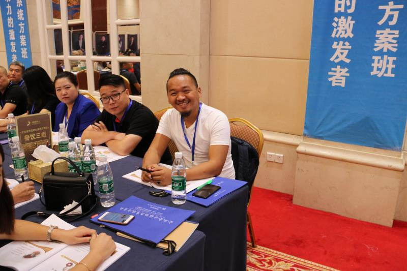 缅甸餐饮企业家来学习动力课程【学员照片见证】